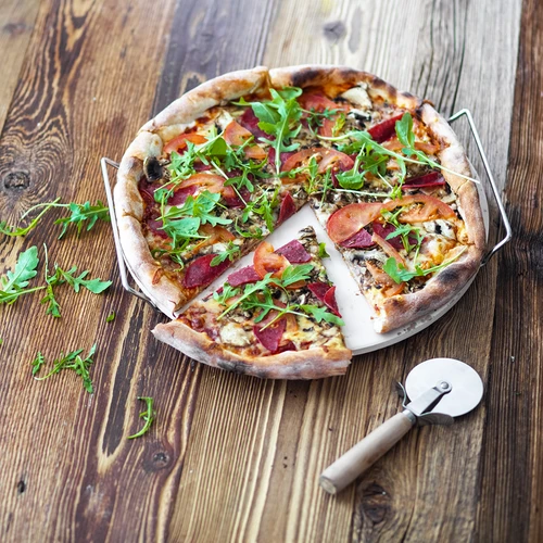 Kamen za pizzu s ručkom i nožem, od kordierita, okrugli 33 cm - 17