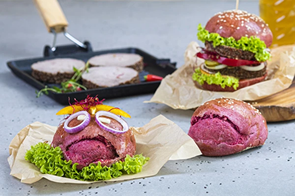 Crvene zemičke s dodatkom cikle