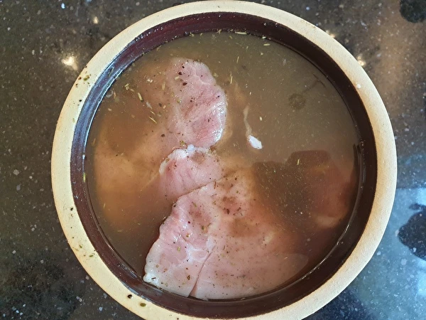 Domaća pečena šunka