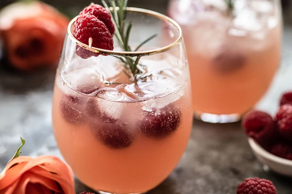 Domaće vino od malina - poluslatko