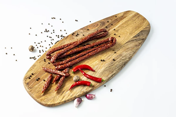 Domaći svinjsko-goveđi kabanosi