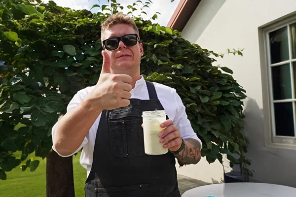 Domowy majonez z esencją whisky - kulinarny twist, który zaskoczy gości