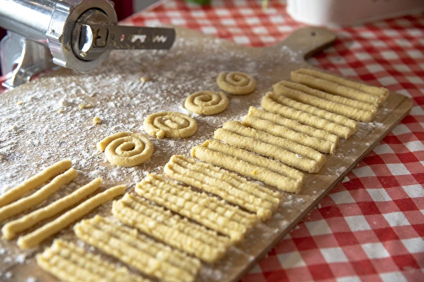 Keksi iz stroja za mljevenje mesa