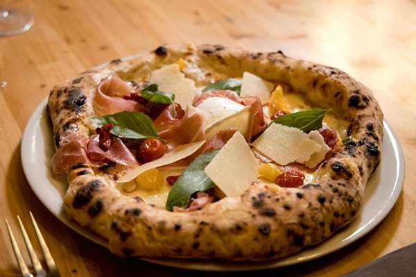 Napuljska pizza s plinskog roštilja