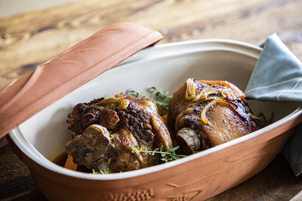 Pečena svinjska koljenica