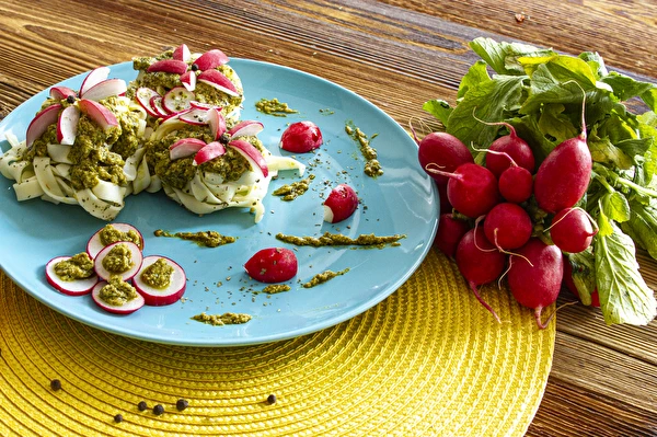 Pesto od lišća rotkvice