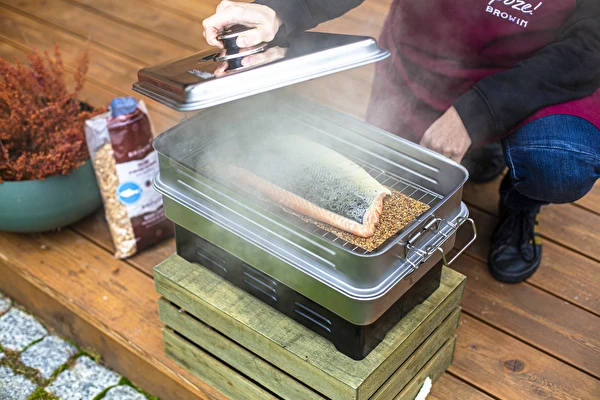 Toplo dimljeni losos