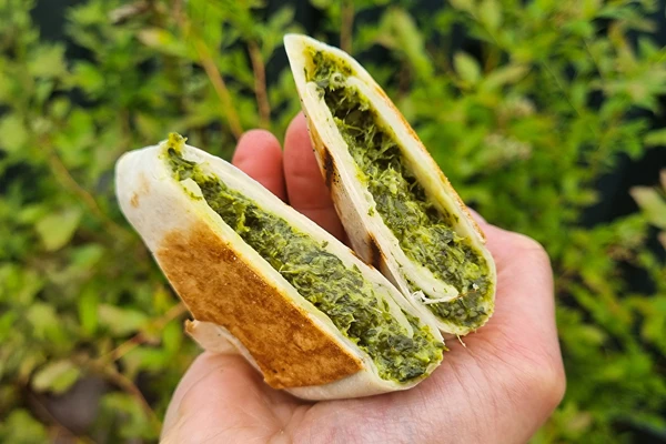 Tortilje sa špinatom i fetom pečene na roštilju