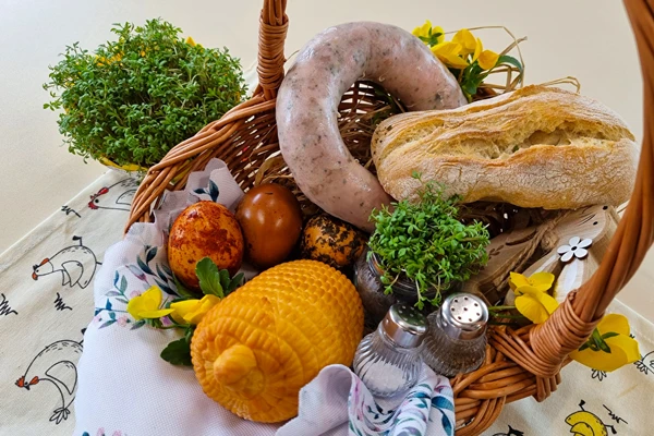 Uvijena bijela kobasica