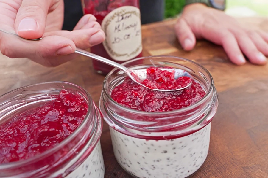 Browin Przepiśnik - Kokosov chia puding s džemom od malina