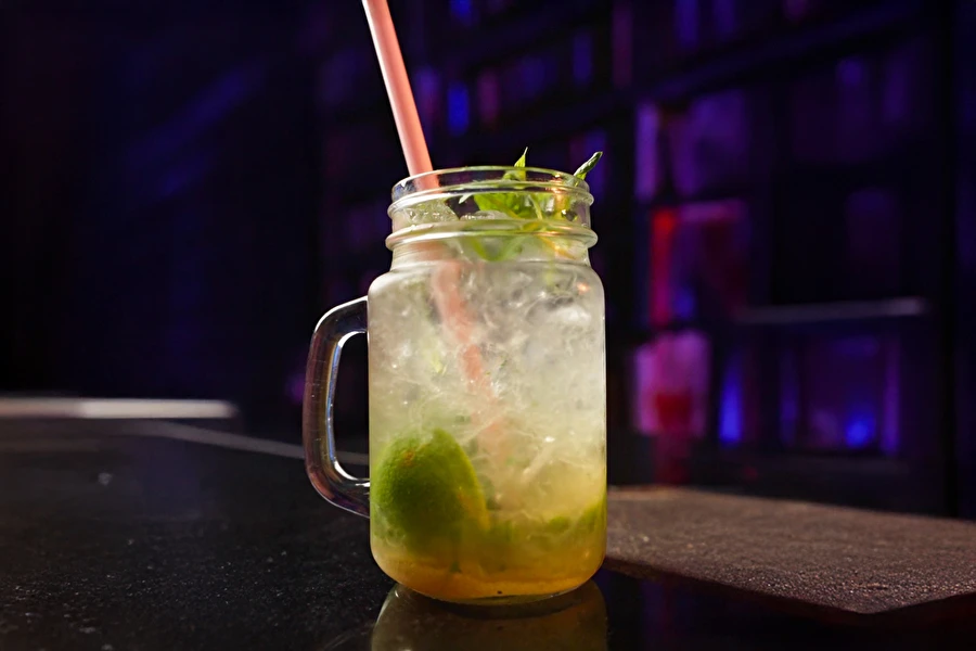Browin Przepiśnik - Nojito - orzeźwiający, bezalkoholowy drink z limonką i miętą