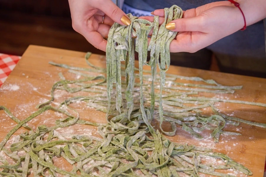 Browin Przepiśnik - Špinatna tjestenina sa svježim sirom i slaninom